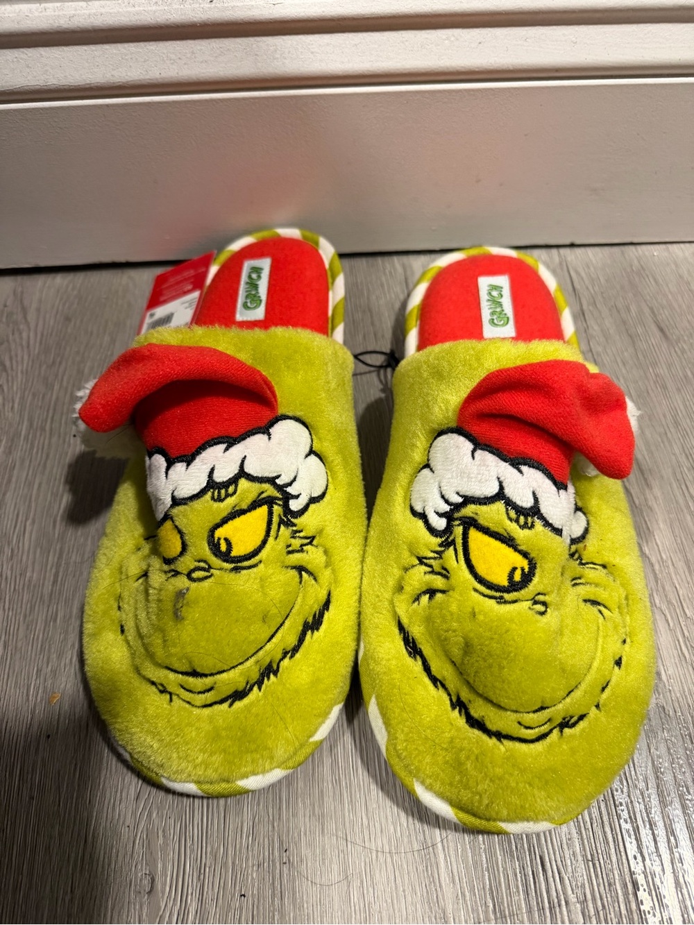 Red & Green Grinch Kids' Slippers - Plush Holiday Slip-Ons